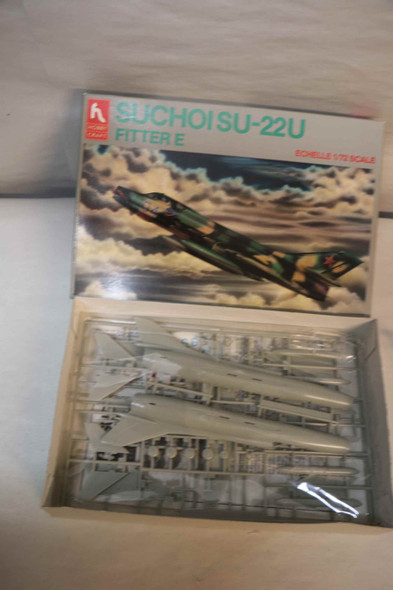 HOBHC1385 - Hobbycraft 1/72 Sukhoi Su-22U Fritter E - WWWEB10113161
